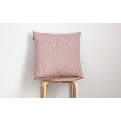 FUNDA COJÍN JACQUARD CON RELIEVE ROSA BEBE
